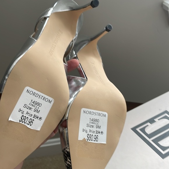 Women’s Ivanka Trump Silver Metallic Embellished Heels Size 9NWT - Picture 3 of 6